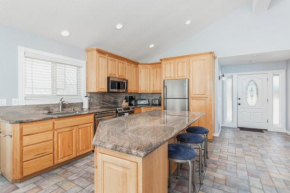 The Beach House! Fantastic Oceanfront Location, Gated Community